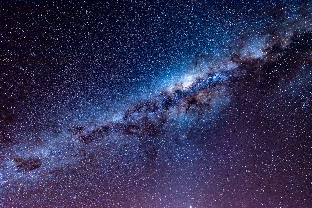 Fresh Data Reveals How Galactic Giants Churn Surrounding Cosmic Matter - Space Portal featured image