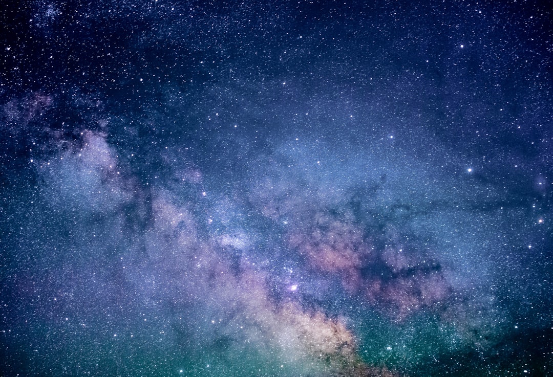 A Hydrogen-Free Cosmic Blast Kept Its Secrets for Decades - Space Portal featured image