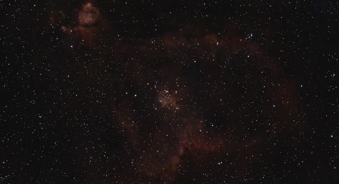 Cosmic Connection: Minuscule Particles Born in Giant Stellar Furnaces